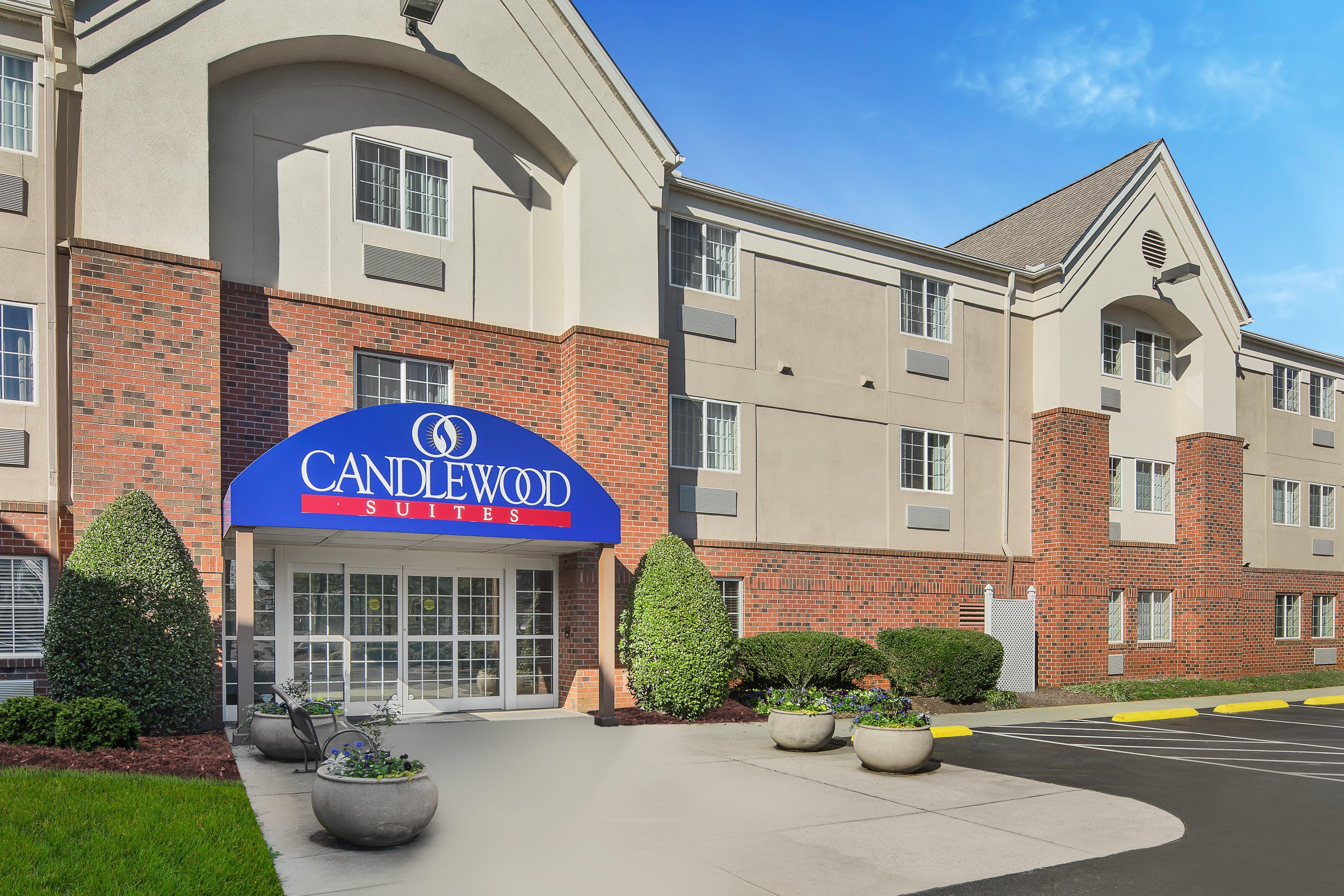 Candlewood Suites Raleigh Crabtree By Ihg Экстерьер фото