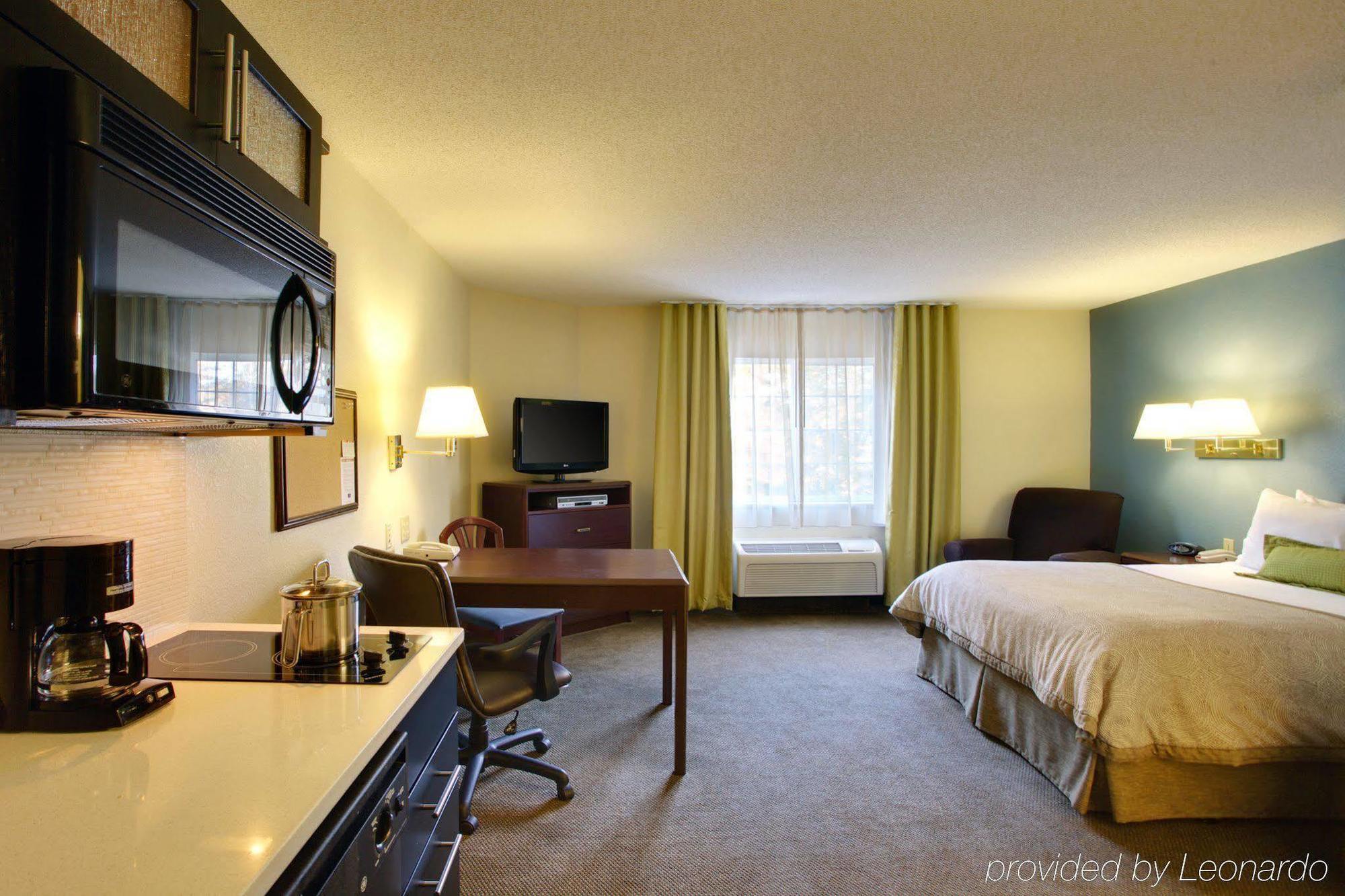 Candlewood Suites Raleigh Crabtree By Ihg Экстерьер фото