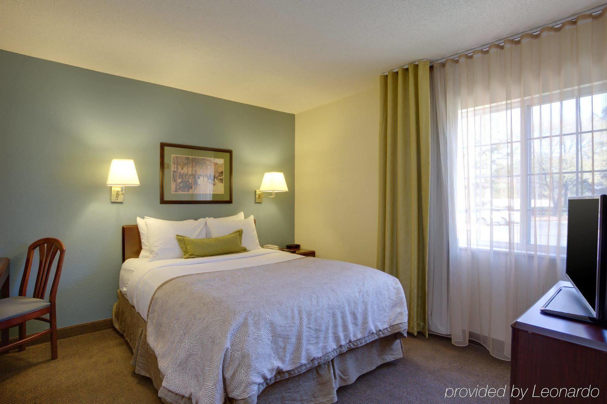 Candlewood Suites Raleigh Crabtree By Ihg Экстерьер фото