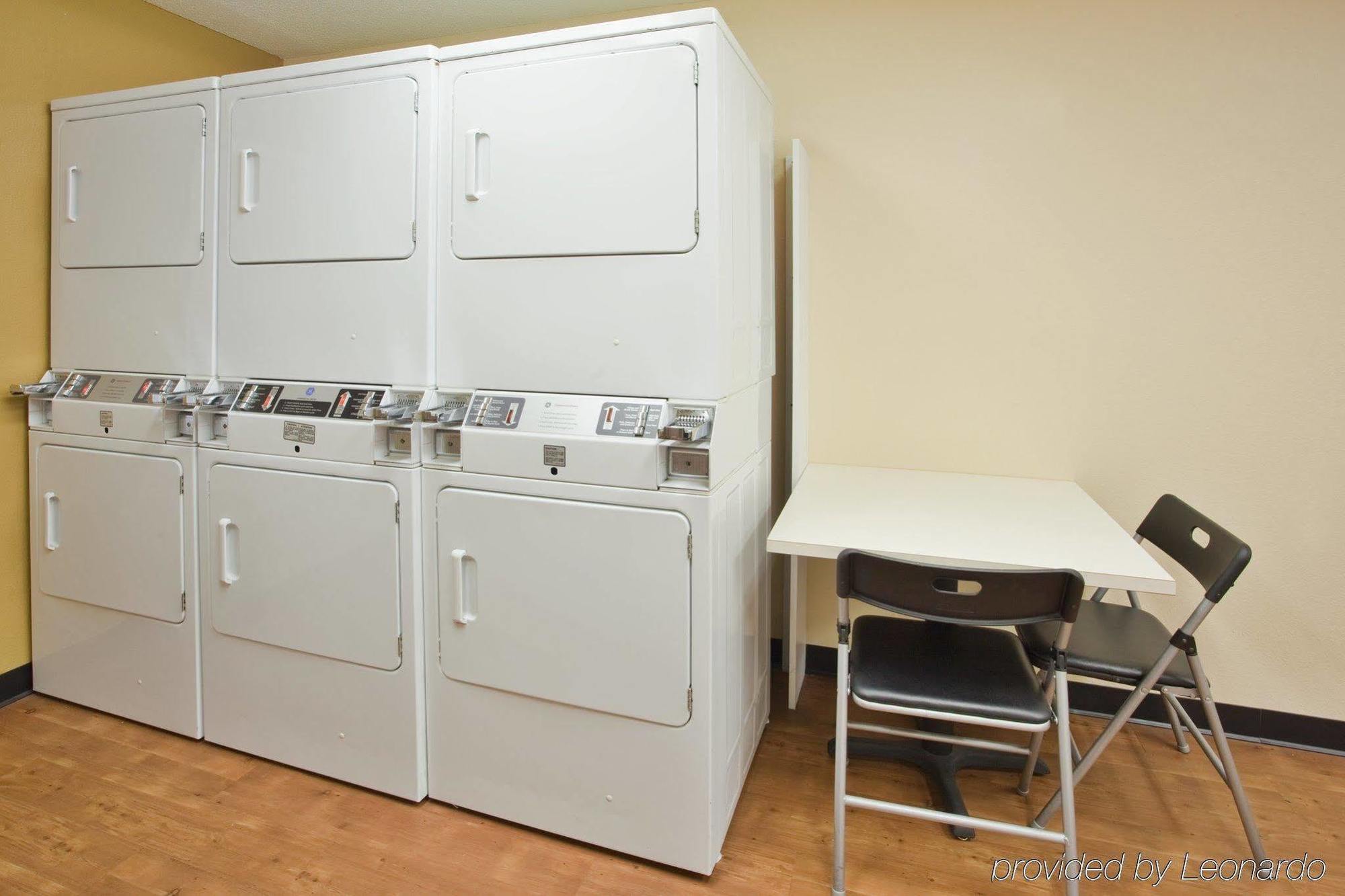 Candlewood Suites Raleigh Crabtree By Ihg Экстерьер фото