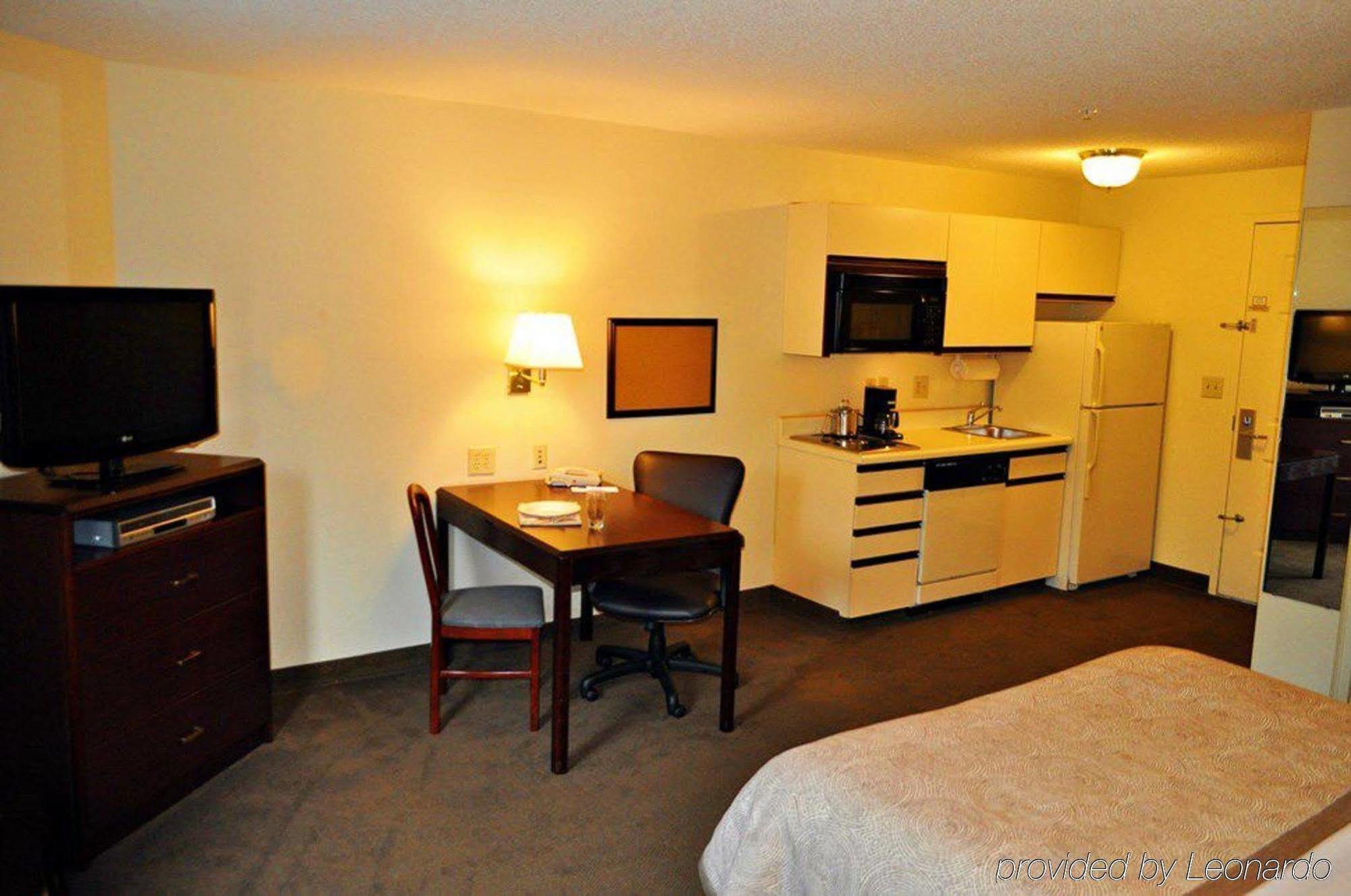 Candlewood Suites Raleigh Crabtree By Ihg Экстерьер фото