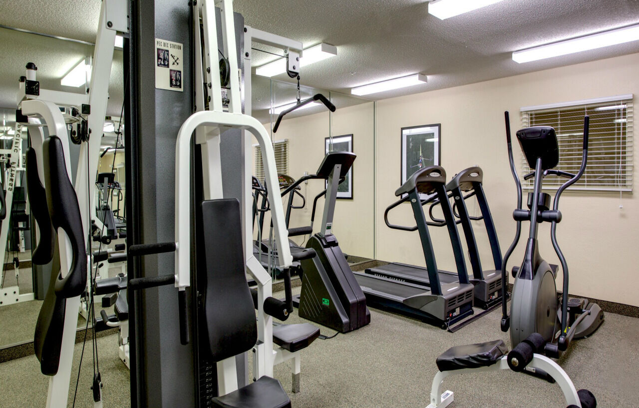 Candlewood Suites Raleigh Crabtree By Ihg Экстерьер фото